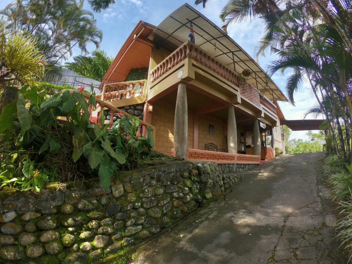 Hospedaje La Naciente Turrialba Exteriör bild
